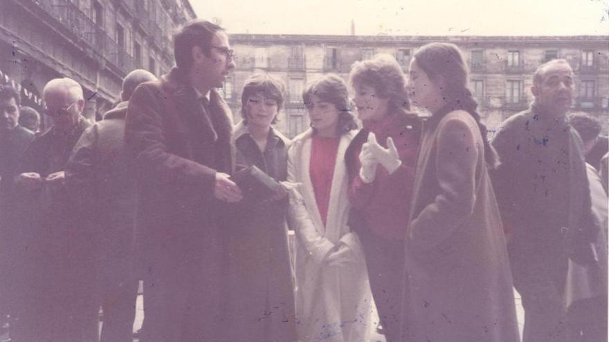 Ancoradouro en Bilbao en febreiro de 1984. Vázquez Pintor,Tere Martínez, Pili Rial, Sara Rodríguez e Mónica Camaño. // Arquivo Vázquez Pintor