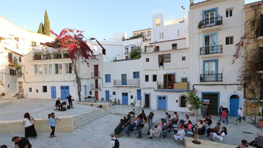 Así ha cambiado Dalt Vila: la ciudad antigua de Ibiza, mucho más viva y accesible para todos