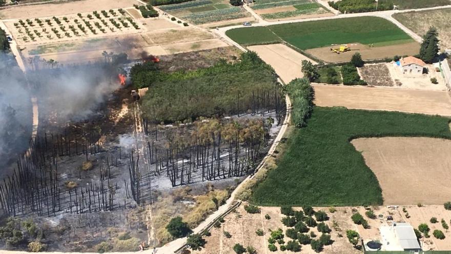 Imagen aérea del incendio en Lorquí