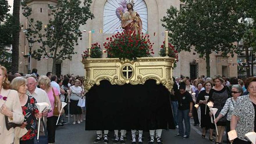 Tradición en el barrio del Corazón de Jesús