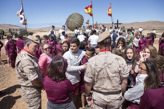 FUERTEVENTURA -  Homenaje a los legionarios paracaidistas en Tefia - 11-04-16