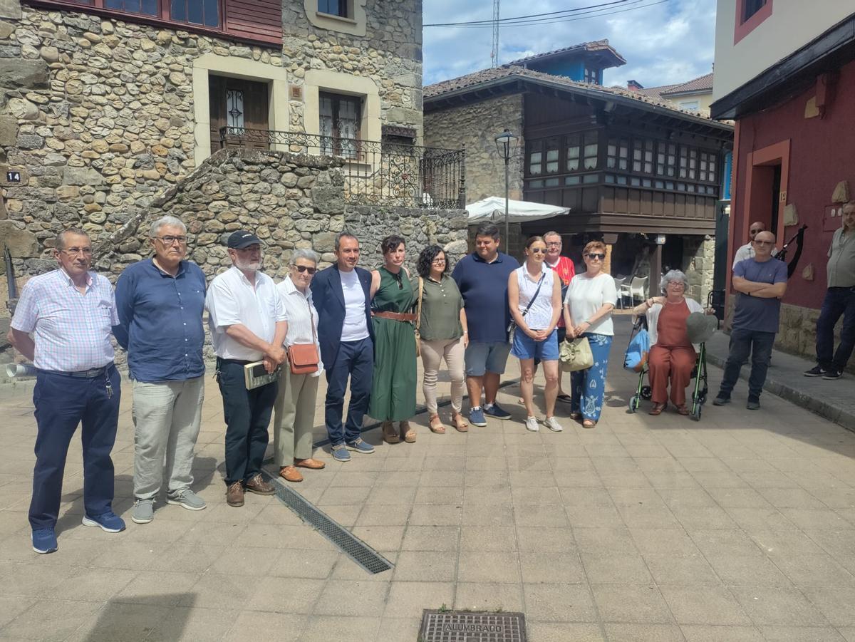 Parres coloca su stolperstein en memoria de Manuel Cueto Pérez