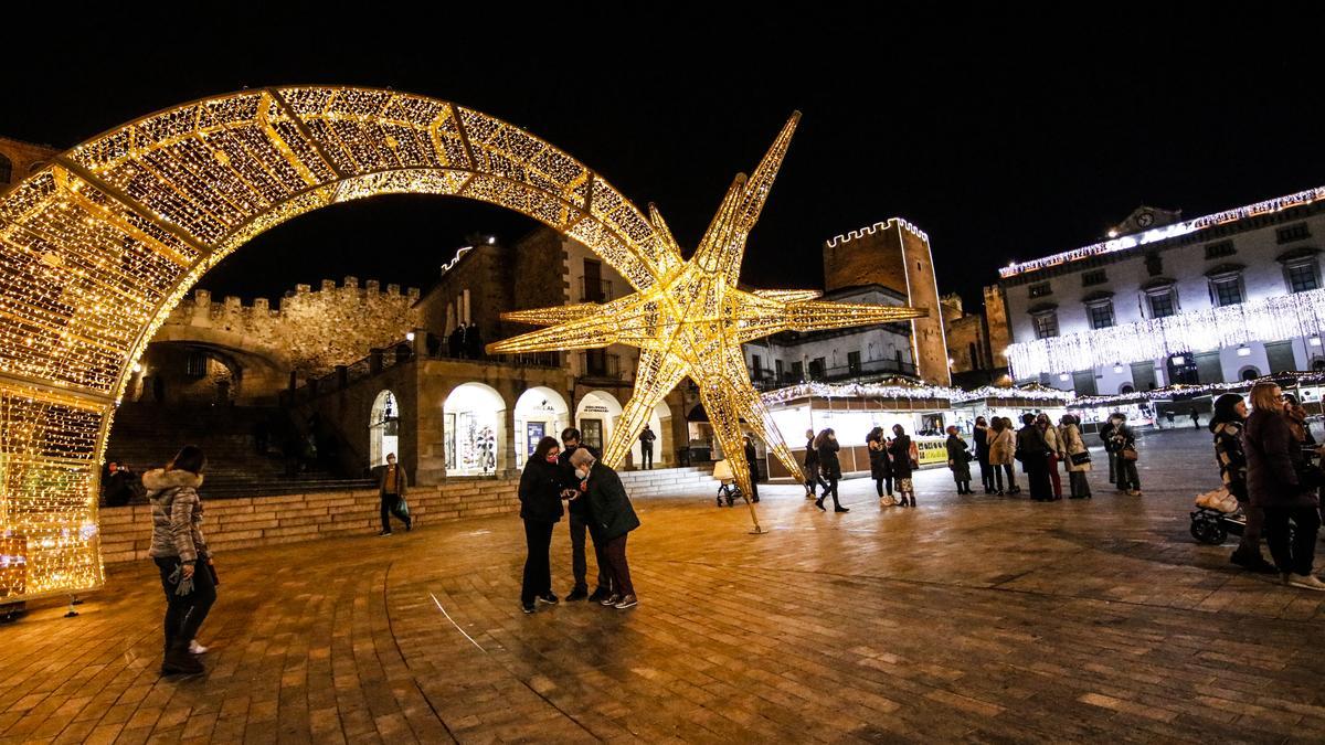 La estrella de la plaza Mayor en primer término.