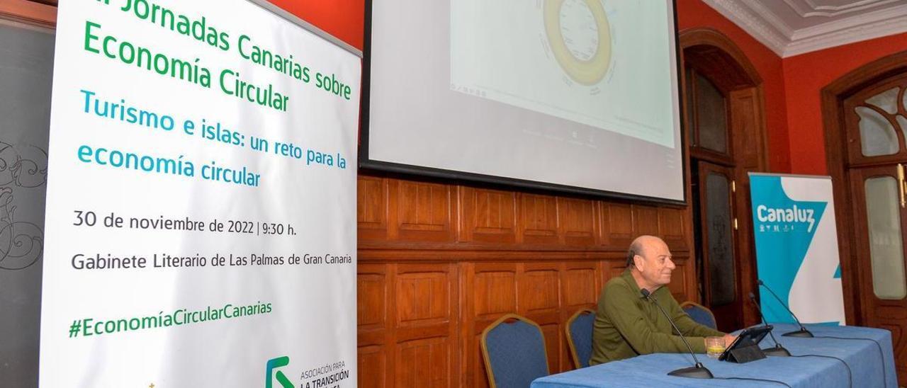 Óscar Bermejo en las III Jornadas Canarias sobre Economía Circular, en el Gabinete Literario en Las Palmas de Gran Canaria.