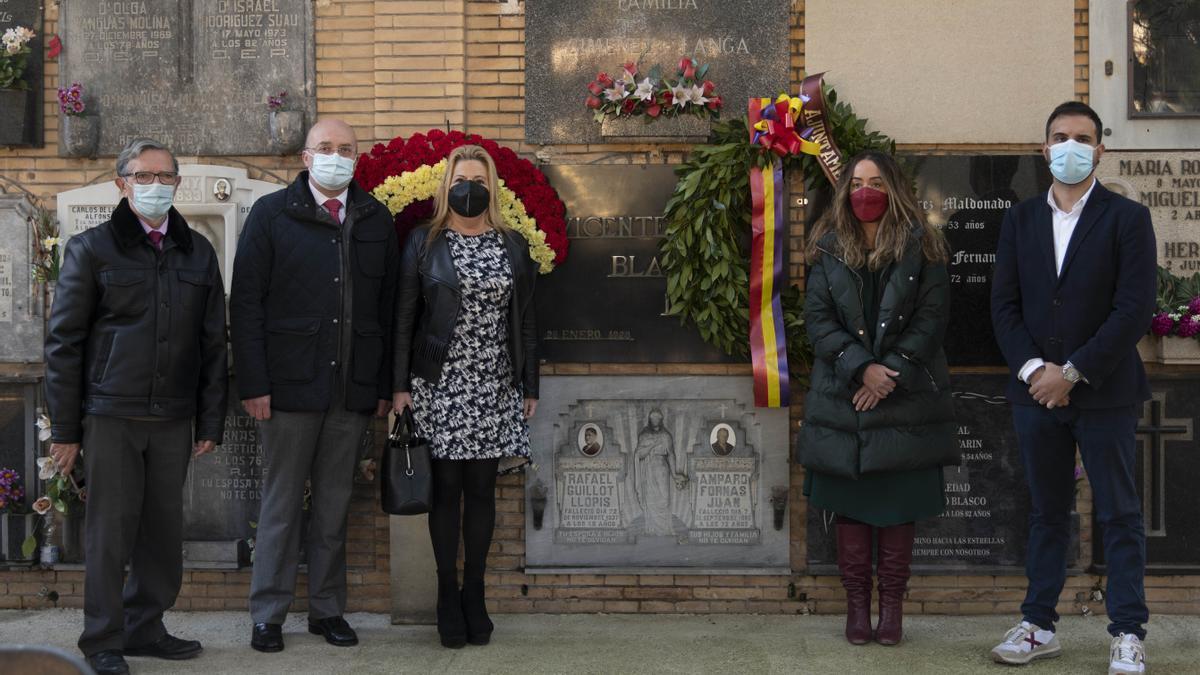 Homenaje a Blasco Ibáñez  en el cementerio de València.