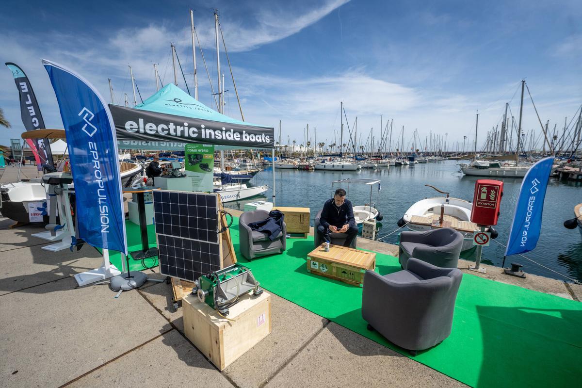 BArcelona 03/04/2025 Economía Barcelona Electric Show. Muestra de barcos eléctricos en el Port Olímpic. AUTOR: JORDI OTIX