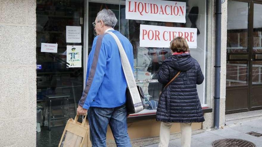 Liquidación por cierre en un local del pequeño comercio.