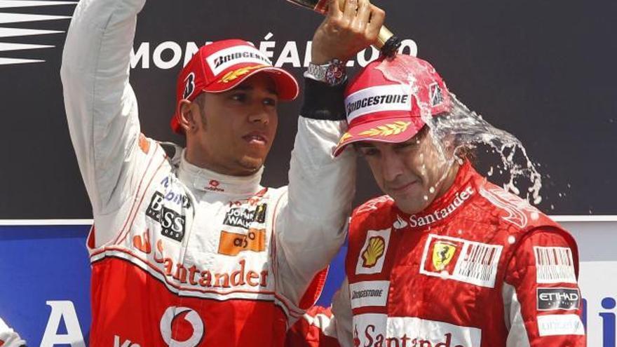 Lewis Hamilton y Fernando Alonso, en el podio del pasado domingo del GP de Canadá.