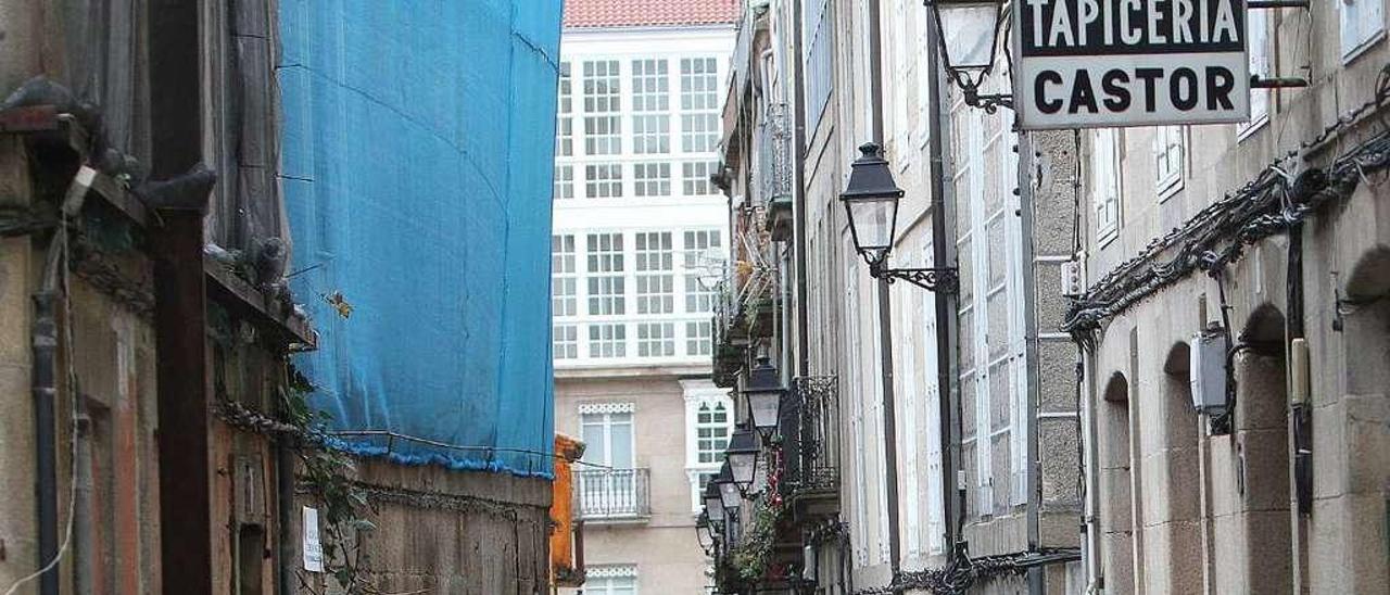 Rúa Libertade, incluida en el concurso público para la compra de viviendas. // Iñaki Osorio