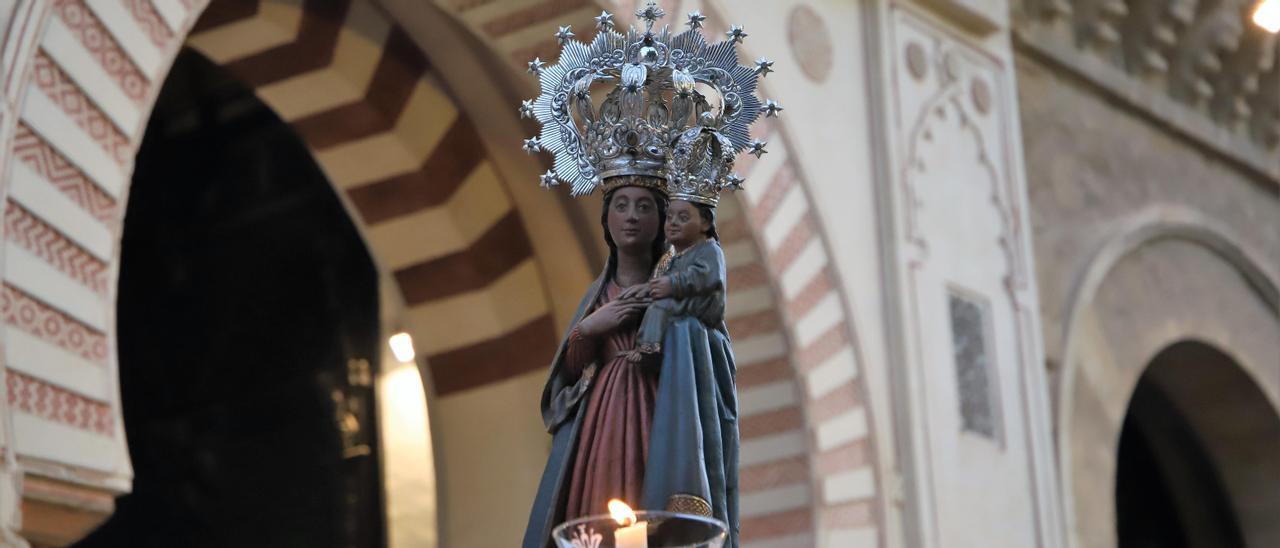 Virgen de la Fuensanta en procesión por la Catedral, en una imagen de archivo.