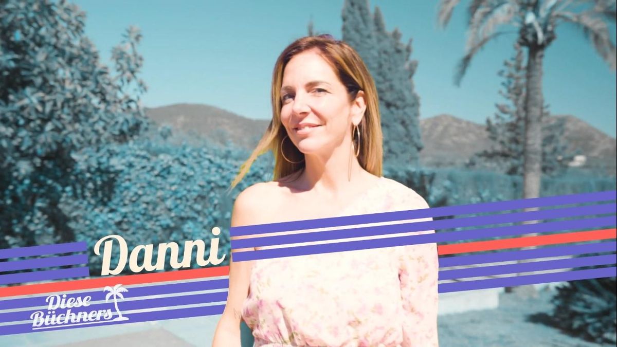 Danni Büchner zeigt sich in der ersten Folge von "Diese Büchners - Familientrubel unter Palmen" sexy.