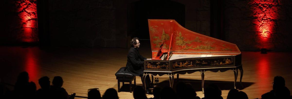 El clavecinista Yago Mahúgo, en el Auditorio Príncipe Felipe de Oviedo.