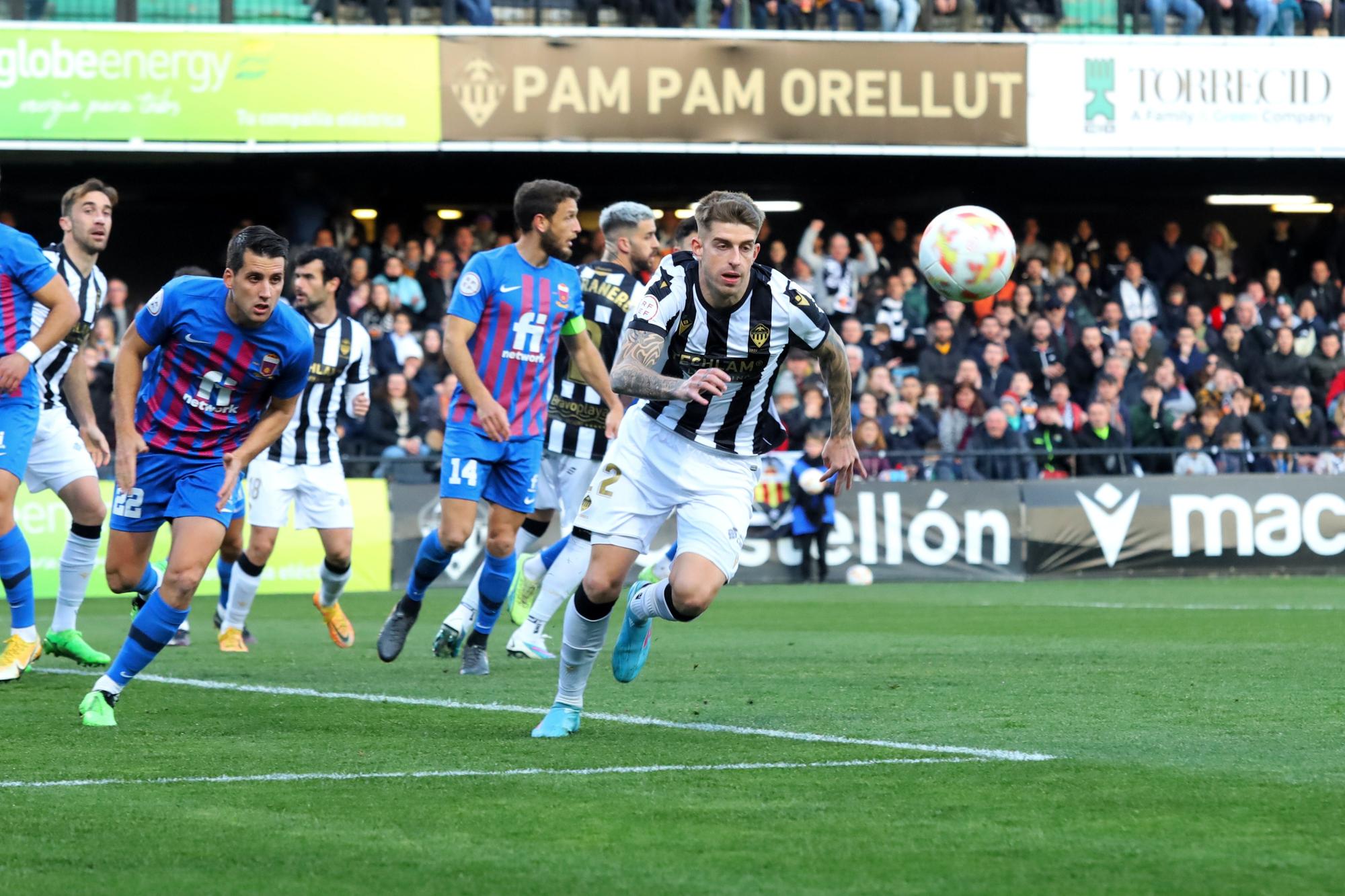 Galería | Así ha recibido la afición al Castellón antes de medirse al Eldense