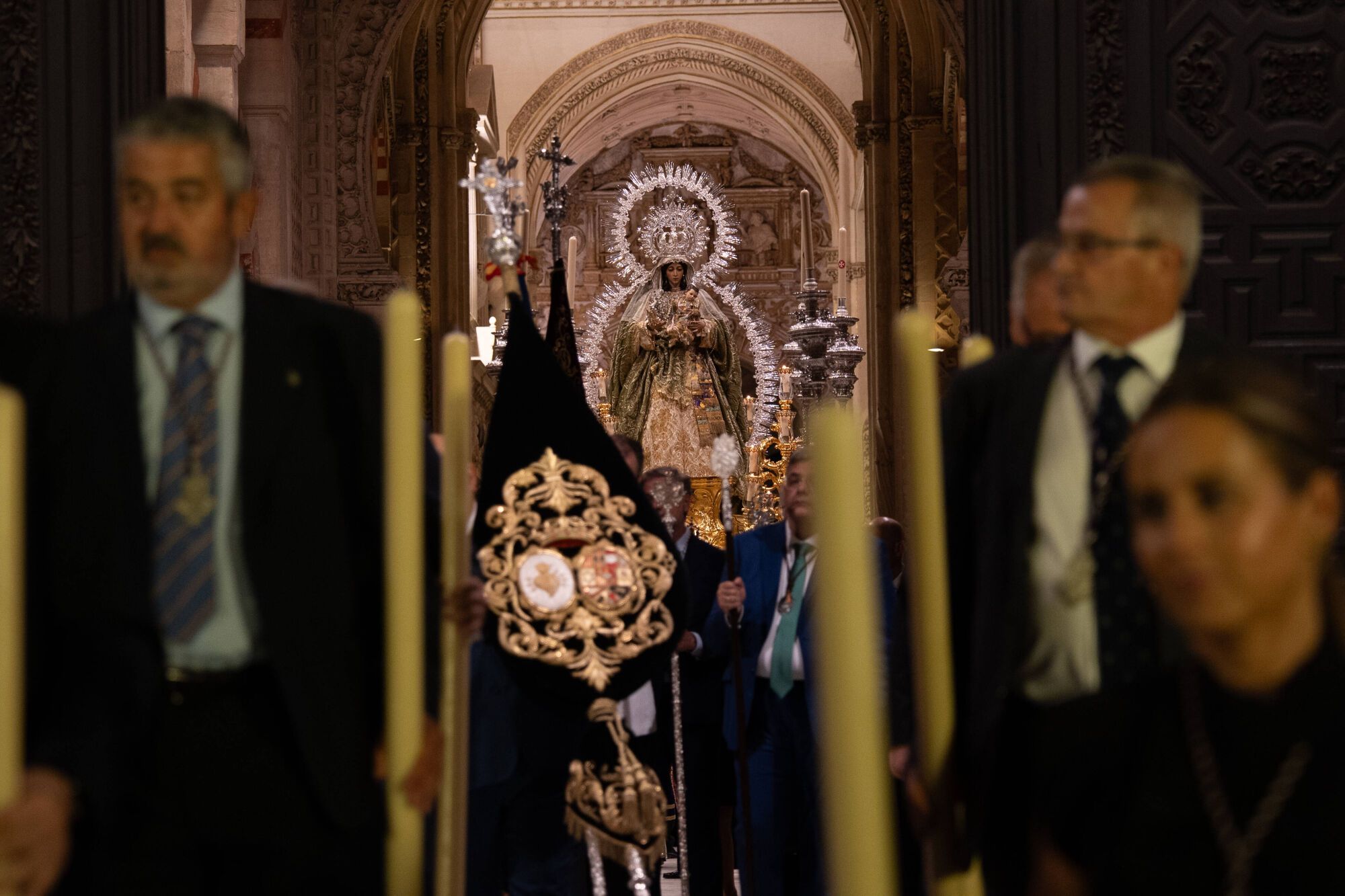 La procesión Reina de los Ángeles de Gloria de Córdoba, en imágenes