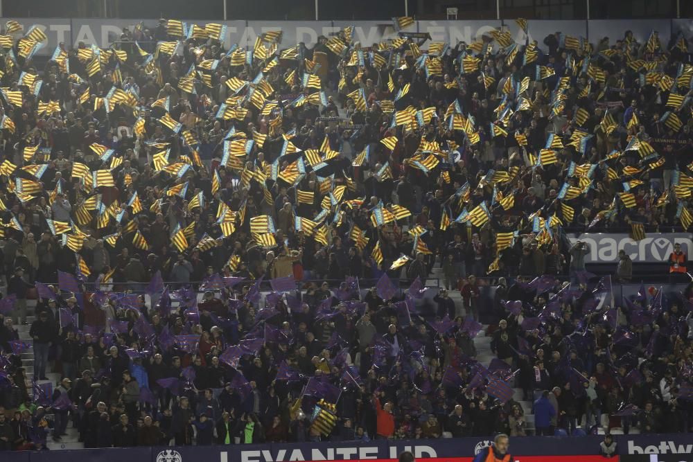 Las mejores imágenes del derbi Levante UD - Valencia CF