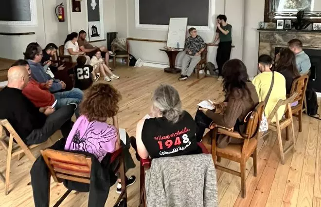 Curruncho Cuir enche Carballo de orgullo, arte e reivindicación