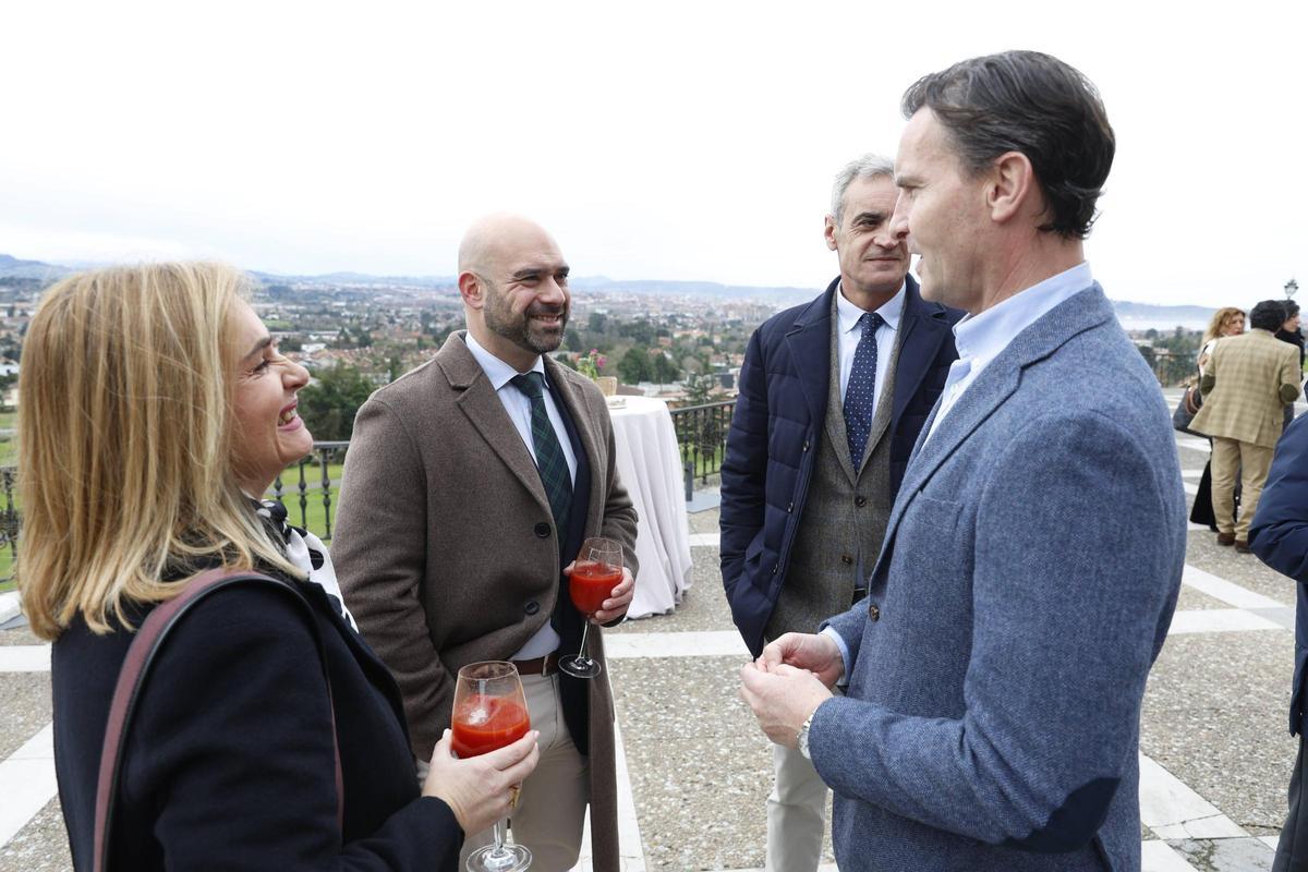La peña taurina Dávila Miura entrega su premio al mejor toro de la feria de Gijón (en imágenes)