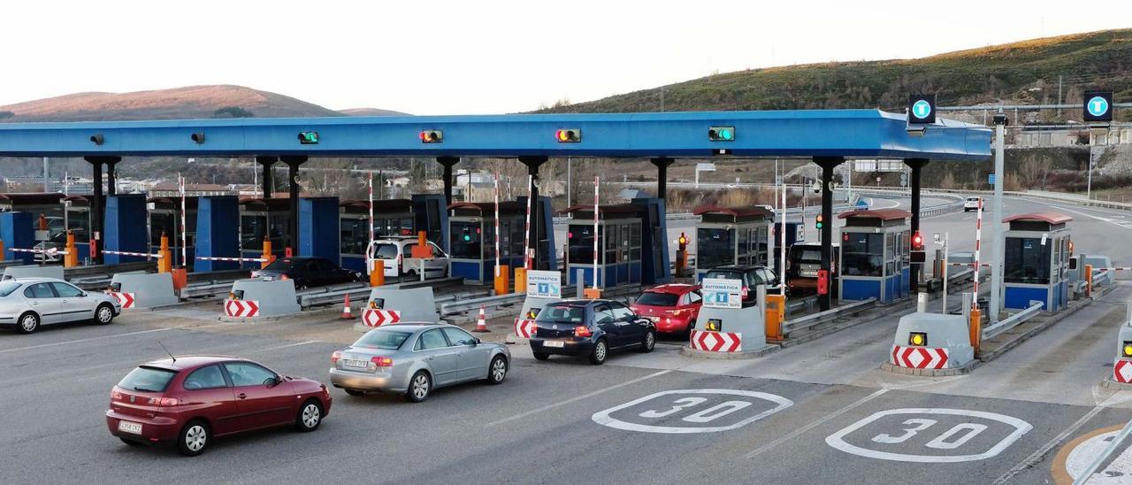 Peaje de La Magdalena, en la autopista del Huerna.