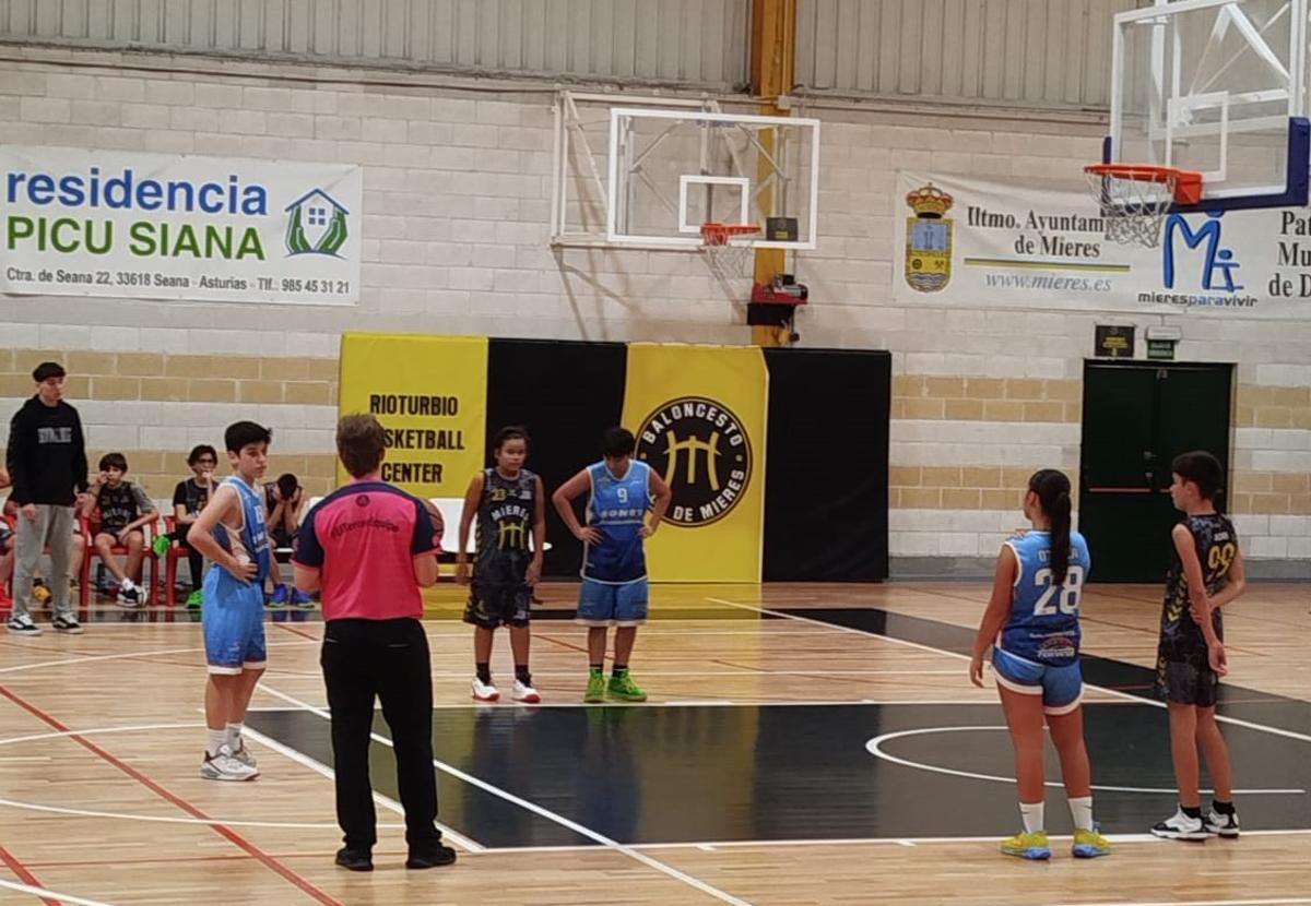 El partido del Infantil mixto en Mieres.