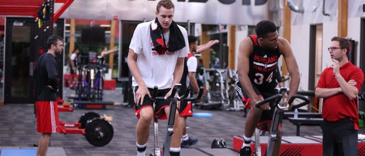 Pascenicks calienta antes de su reciente entrenamiento con Portland.