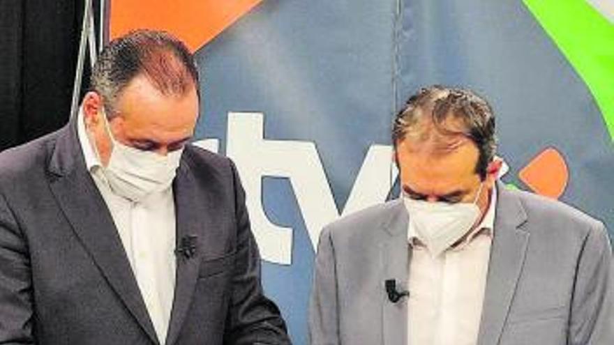 El consejero Blas Trujillo y Francisco Moreno, administrador de RTVC | |