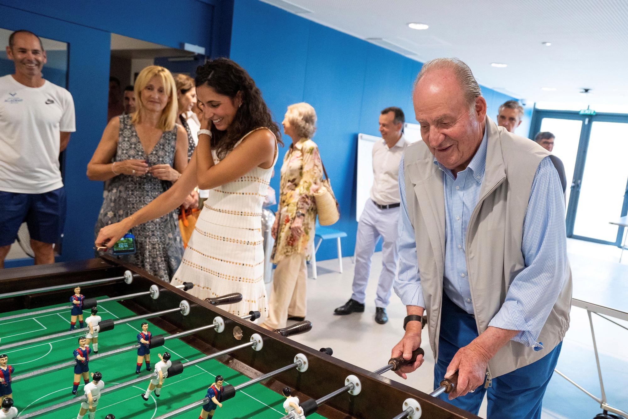 Imagen de archivo de una visita de los reyes eméritos Don Juan Carlos y Doña Sofía a la Rafa Nadal Academy