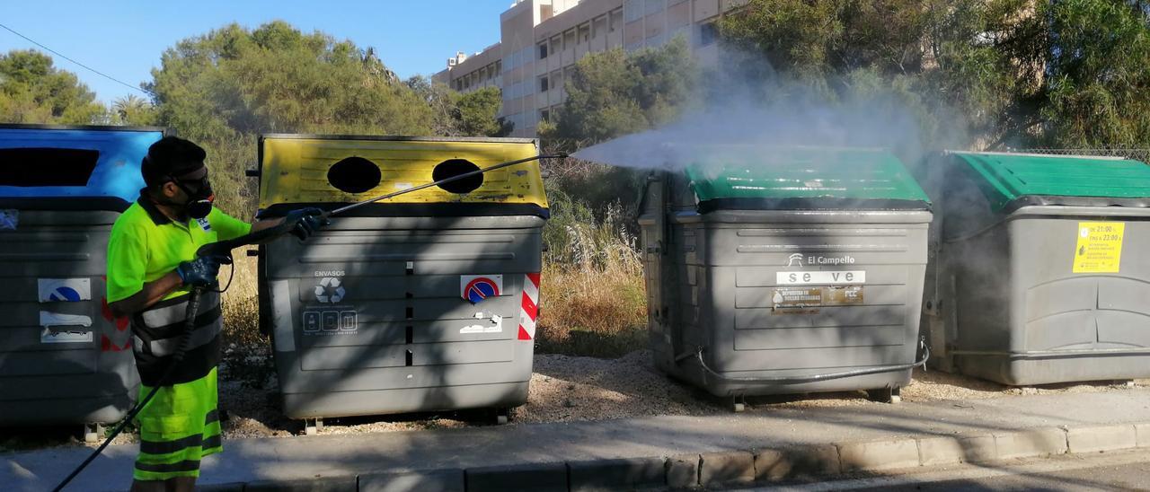 Limpieza de contenedores en El Campello