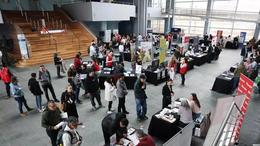 Cruz Roja inaugura en Vigo su primera Feria de Empleo