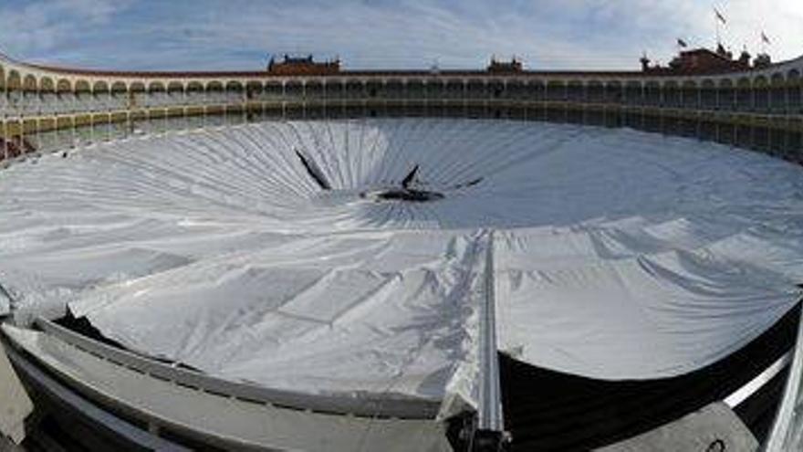 La cubierta de la plaza de Las Ventas se hunde
