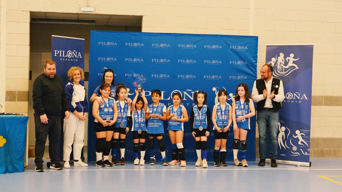 Subcampeones de voleibol de Asturias 2024 Mini Benjamines Juegos Escolares