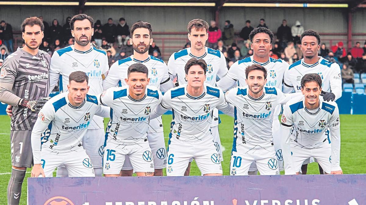 Formación inicial del CD Tenerife en Tajonar.