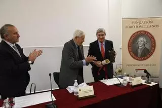 José Luis García Delgado, patrono de honor del Foro Jovellanos (en imágenes)