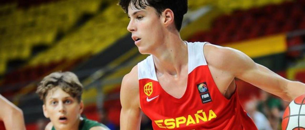 El canterano verde, durante el partido de la final con Lituania.