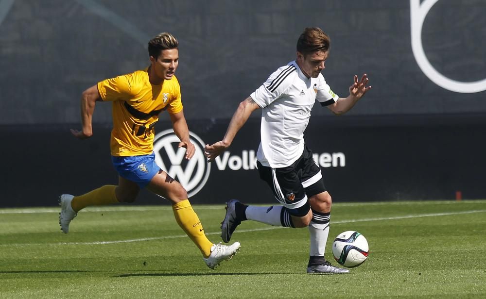 El Puchades se convierte en una fiesta con la victoria del Valencia Mestalla frente al Badalona