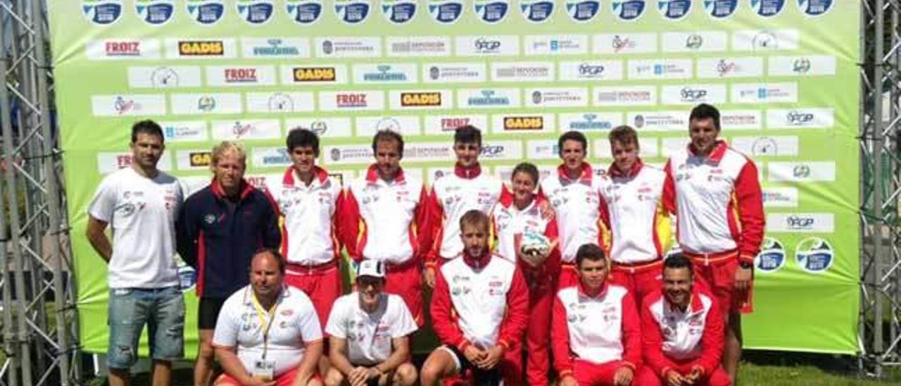 Los representantes asturianos en el Campeonato de Europa de maratón, en Pontevedra.