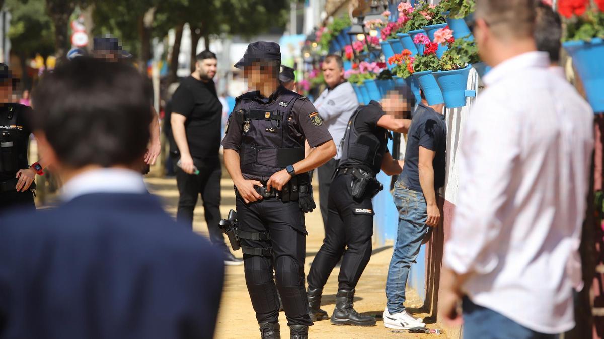 Intervención de la Policia Nacional en la Feria de Córdoba, en una imagen de archivo.