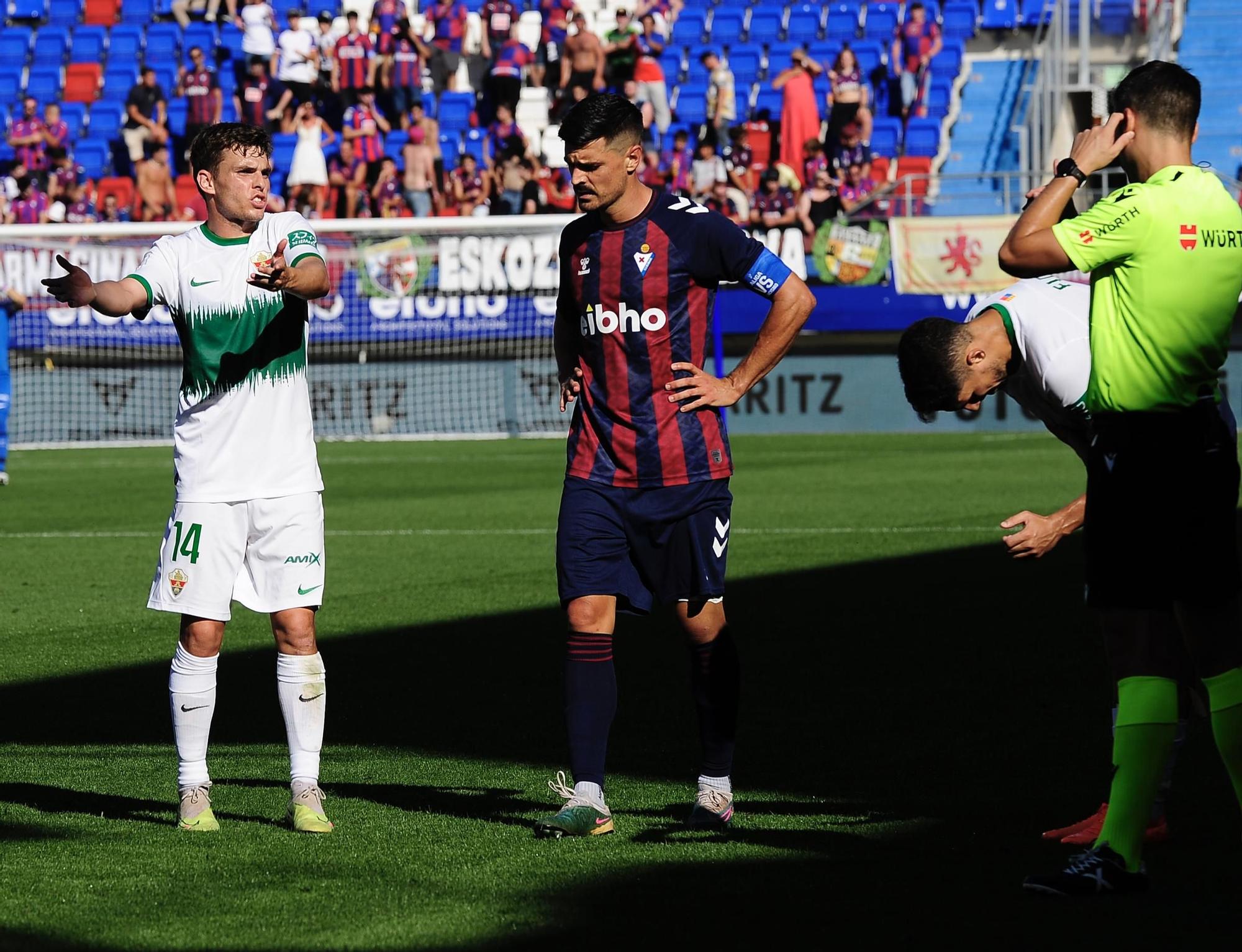 EIBAR VS ELCHE | Las imágenes del encuentro entre el SD Eibar - Elche CF