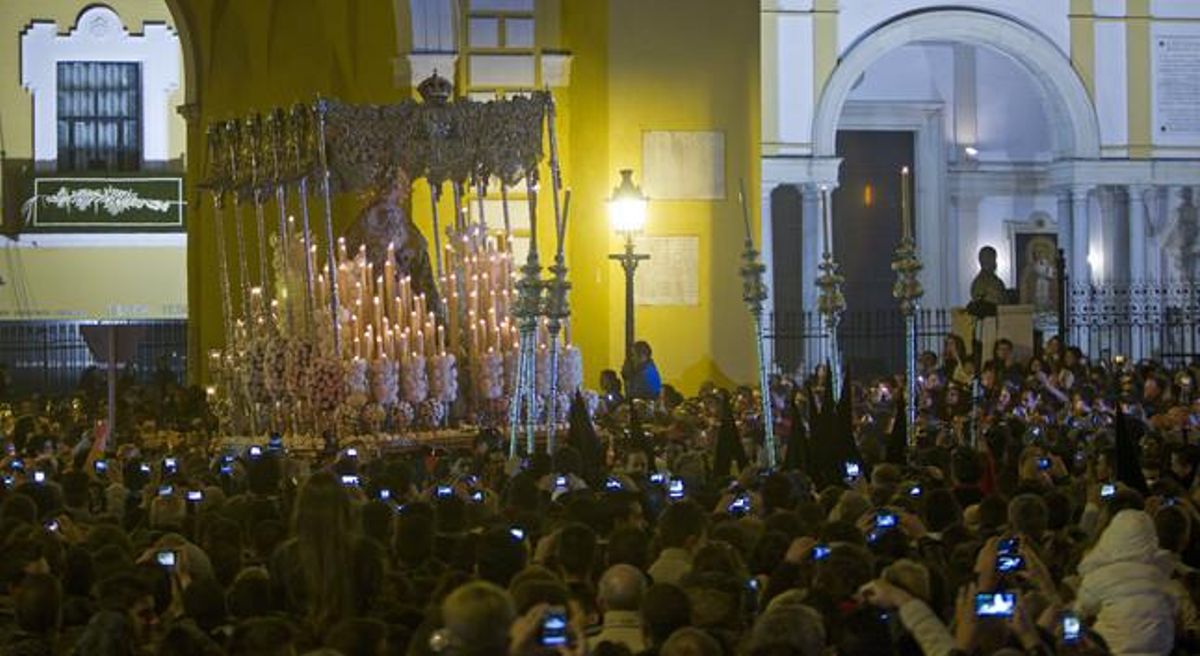 La germandat de la Macarena a la Madrugá de Sevilla.