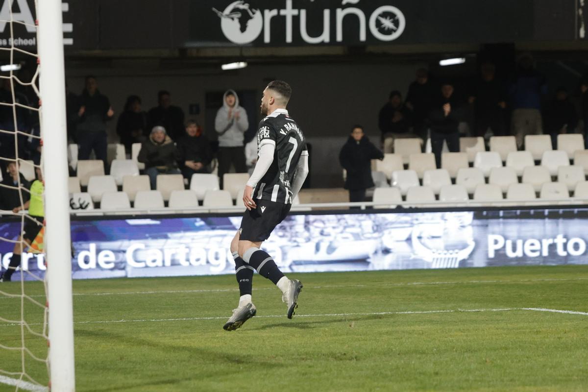 Todas las imágenes del encuentro entre el FC Cartagena y el CE Europa