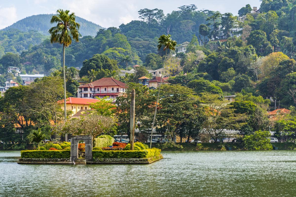 Es la ruta que pasa por la ciudad de Kandy.