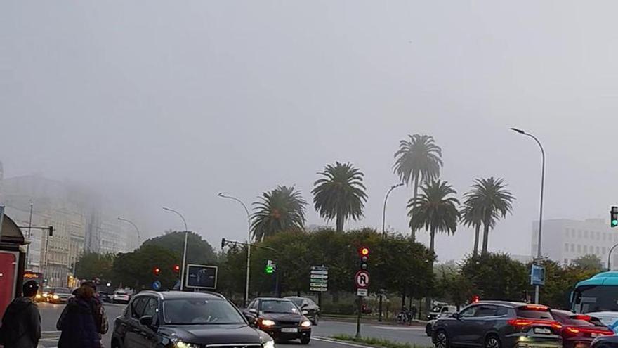 Desviados tres vuelos en Alvedro por nieblas este lunes en A Coruña