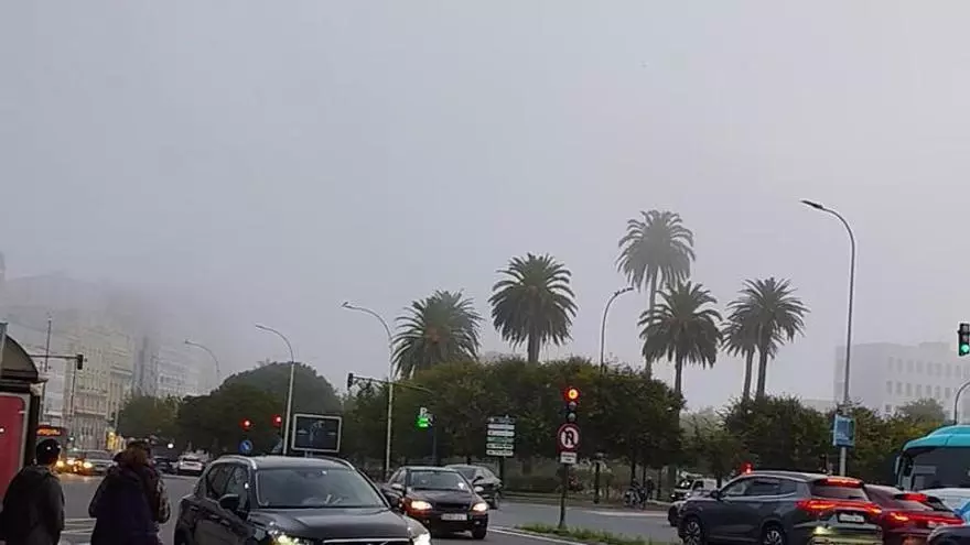 Niebla en la mañana de este lunes en A Coruña