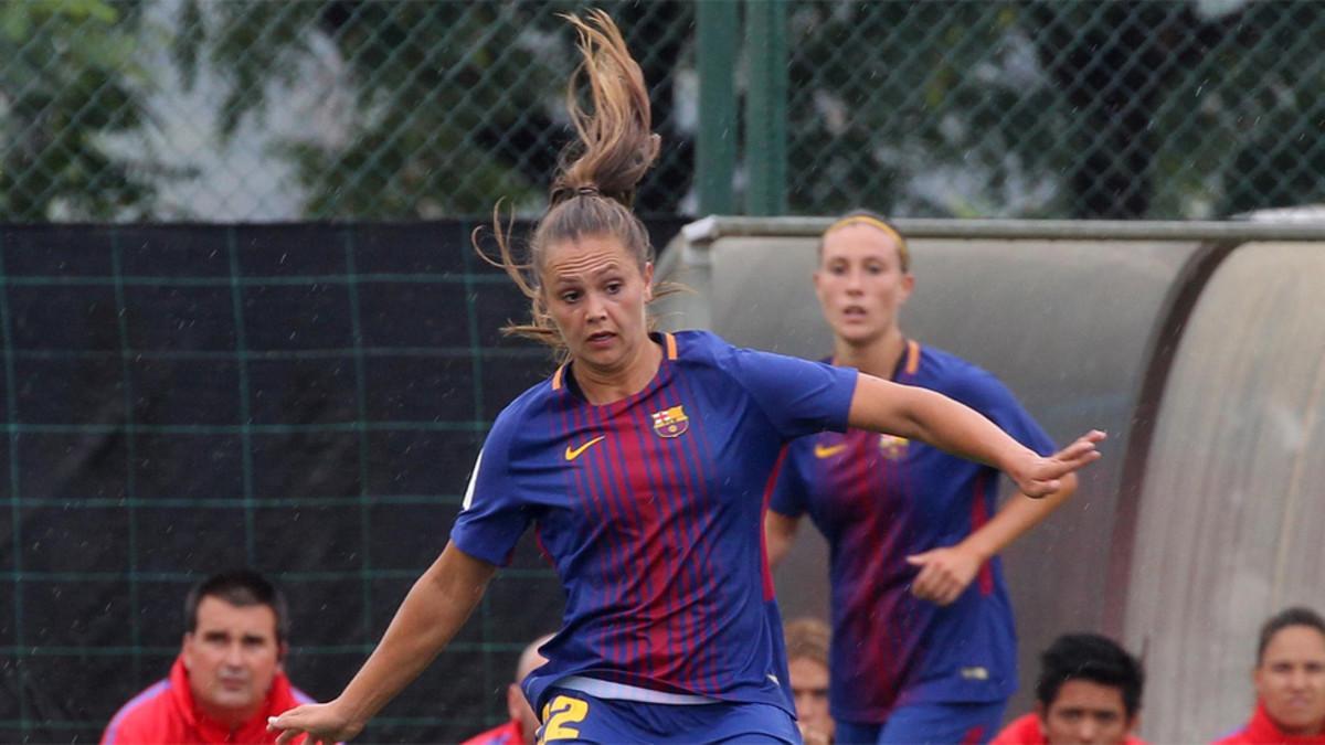 Martens, con la camiseta del FC Barcelona