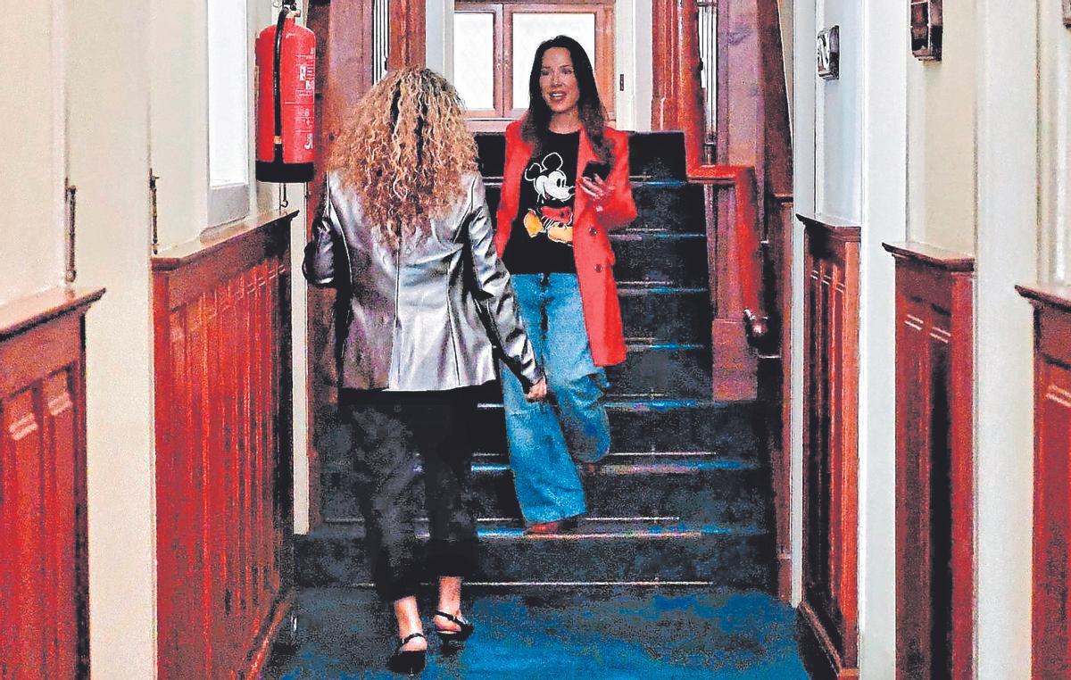 Patricia Hernández, ayer con una camiseta con dibujo de Mickey Mouse.