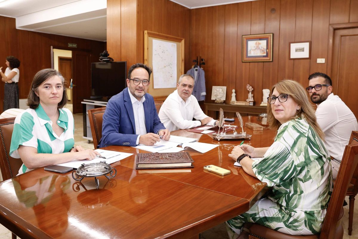 Antonio Hernando presenta las inversiones del Gobierno en conectividad, ciberseguridad y los avances en infraestructuras digitales en la región.