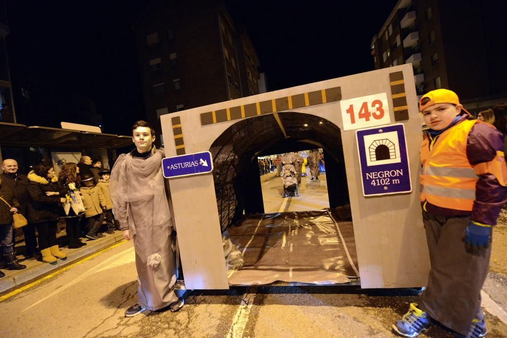 Desfile del Antroxu en Mieres