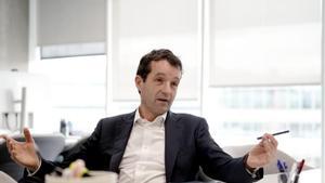 Ángel Escribano, presidente de Indra, en una entrevista reciente en su despacho.