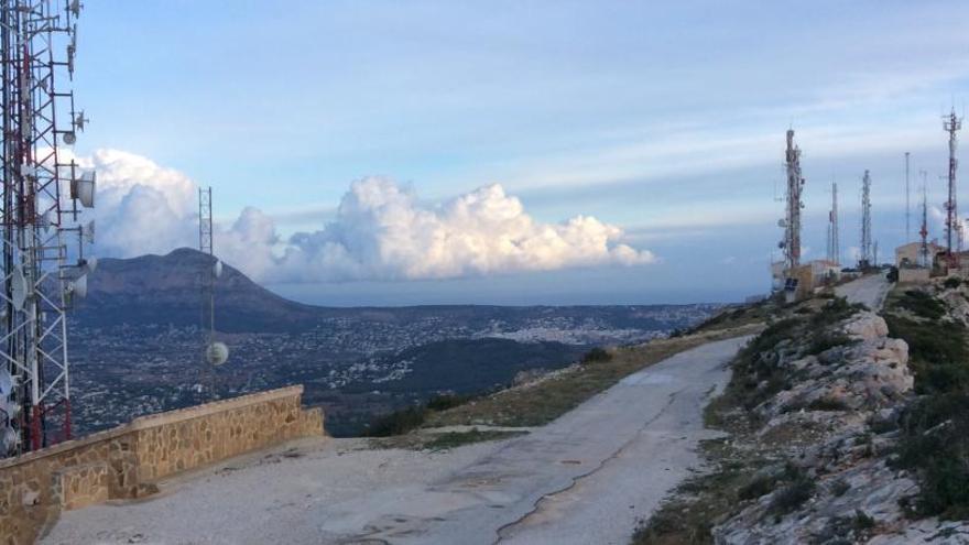 Compromís de Benitatxell denuncia la &quot;proliferación de antenas ilegales&quot; en el Puig de la Llorença