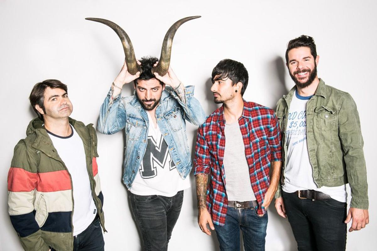 Tras una época en solitario, Luis Albert Segura vuelve a salir de gira con su banda, L.A.