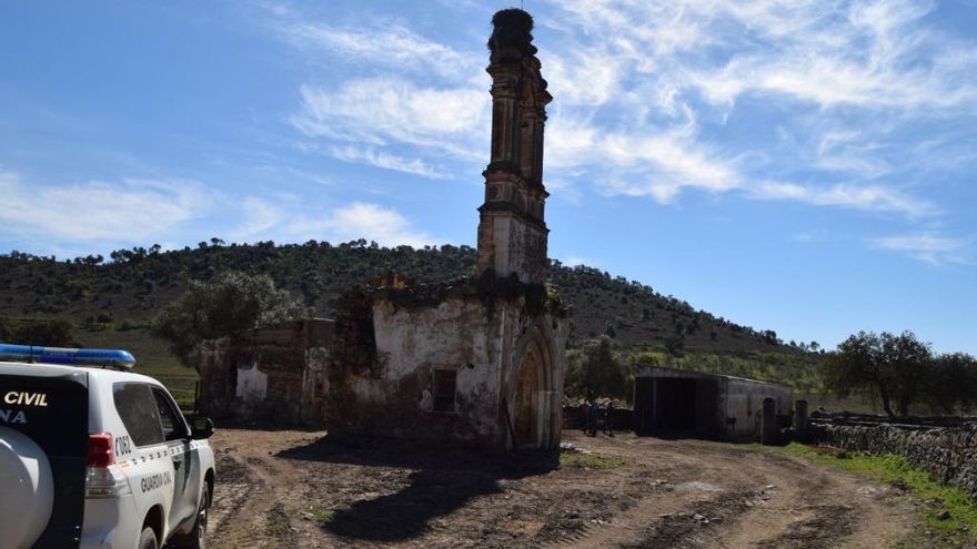 El consistorio de Jerez de los Caballeros se suma a la denuncia por la destrucción de la ermita de Brovales